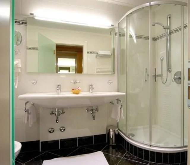 جناح بسرير كوين مع أريكة، Hotel Post 5/6