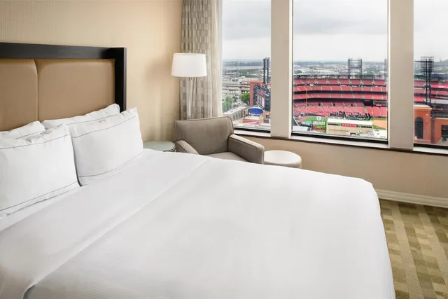 Executive, 2 Queen Beds, Bay View، Hilton St. Louis at the Ballpark 6/10