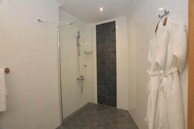 جناح كومفورت بسرير كينج وسرير فردي، Loryma Luxury Boutique Hotel 4/4
