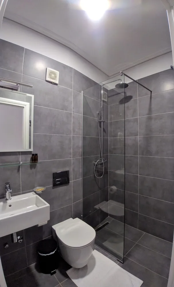 1 Bedroom, Family, Quadruple, 1 Queen and 1 Bunk Bed, Park View, Balcony, Hotel Joan 4/4