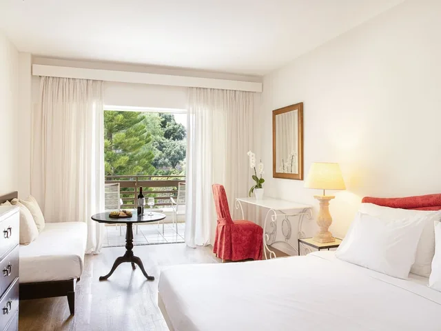 Grand, Family, 2 Double and Twin Beds, Garden View، Grecotel Daphnila Bay 1/1