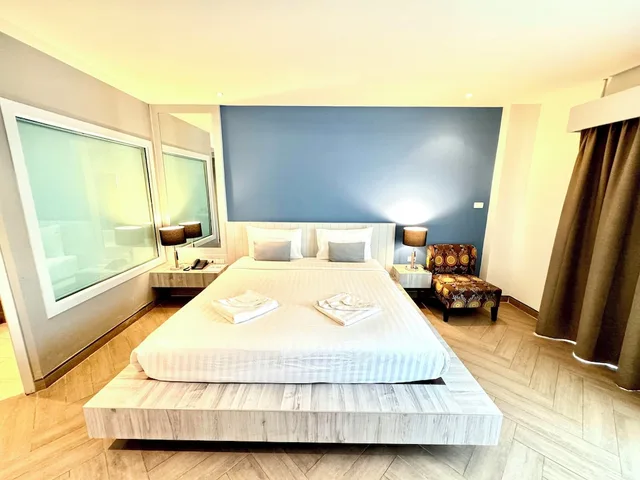 غرفة سوبيريور بسرير كينج بحوض استحمام، De Coze Hotel 2/10