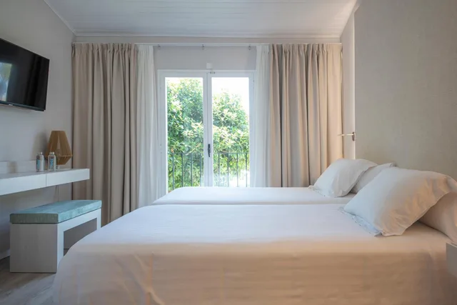 جناح سوبيريور مع أريكة، Blau Colonia Sant Jordi 1/7