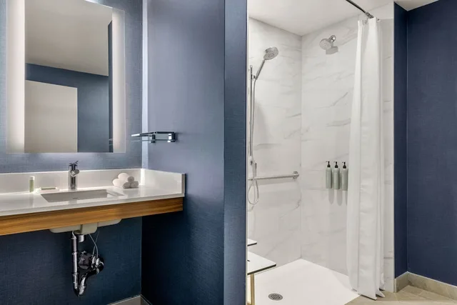 Studio, King Bed, Sofa, Residence Inn by Marriott Laval 4/5