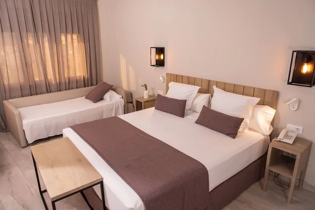 غرفة سوبيريور ثلاثية بإطلالة على الحديقة، RVHotels Broquetas Spa Termal 2/3