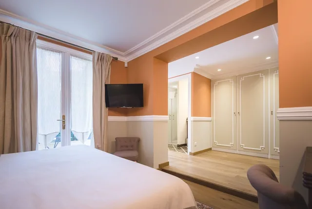 جناح، Victor Louis Villa 2/5
