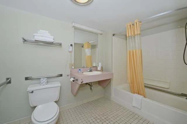 غرفة قياسية بسرير كينج، Americas Best Value Inn- St. Ignace 5/5
