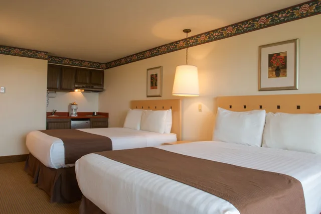 Room, 2 Queen Beds, Beach Front، Hi Tide Oceanfront Inn 3/4