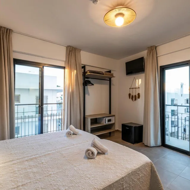غرفة سوبيريور بسرير كوين، Hostal Alicante San Antonio 1/10
