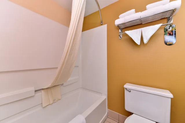 غرفة قياسية بسرير كينج للمدخنين، Best Western Kiva Inn 5/5