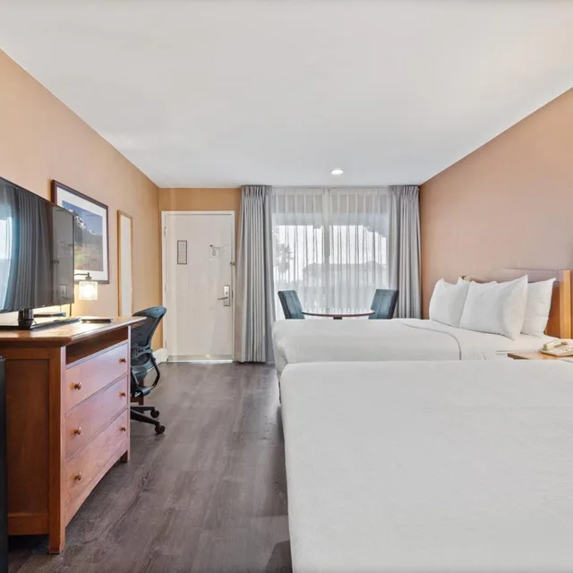 غرفة بسريرين كوين، Vagabond Inn Executive San Francisco Airport 5/10