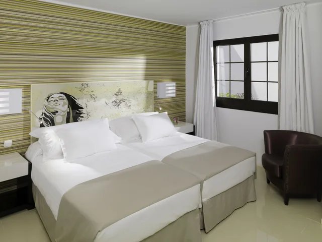 Suite, Twin Beds, Sofa, H10 White Suites - Adults Only 3/6