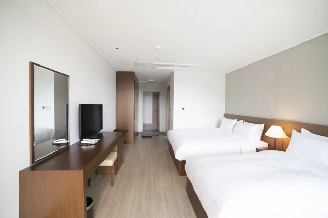 غرفة سوبيريور بسرير مزدوج وسرير فردي بغرفة نوم واحدة، Dongwon Royal Country Club & Resort 2/3