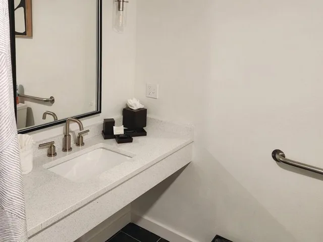 استوديو بسرير كينج لذوي الإعاقة، Ocean Crest Resort 3/4