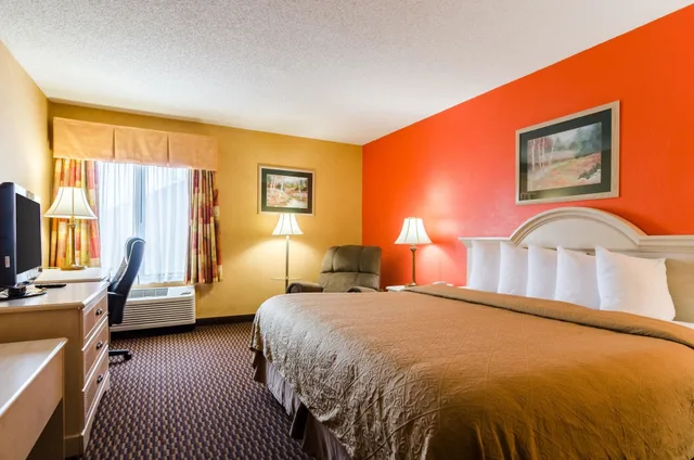 غرفة قياسية بسرير كينج، Quality Inn & Suites Manhattan 8/10