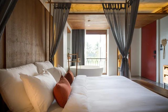 غرفة ديلوكس بسرير كينج بحوض استحمام، Hotel Gahn - SHA Plus 1/10