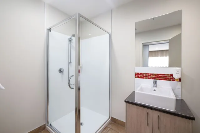 شقة بسرير كينج بغرفة نوم واحدة، Ramada Suites by Wyndham Christchurch City 3/5