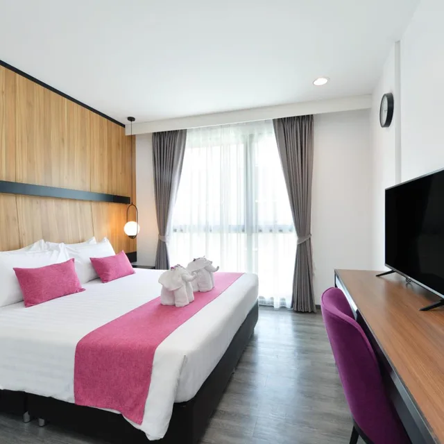 غرفة بسرير مزدوج بإطلالة على المسبح، Gate43 airport hotel Bangkok (SHA Plus+) 3/10