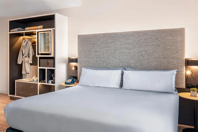 لوفت بسرير كوين، INNSiDE by Melia Amsterdam 2/6