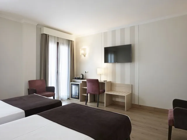 غرفة قياسية بسرير مزدوج، Maestranza Hotel 3/3