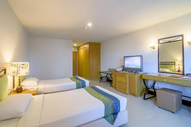 غرفة سوبيريور بسريرين منفصلين، Golden Beach Cha Am Hotel 2/4