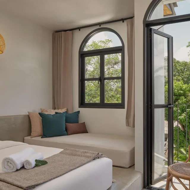 غرفة بسريرين منفصلين بشرفة، The Motifs Eco Hotel 2/4