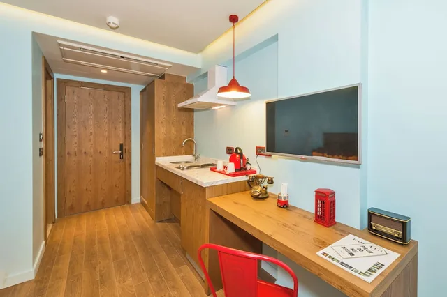 جناح ديلوكس بسرير كينج بشرفة مع أريكة، Hotel Taksim Nis (ex. Endless Hotel Taksim) 6/7