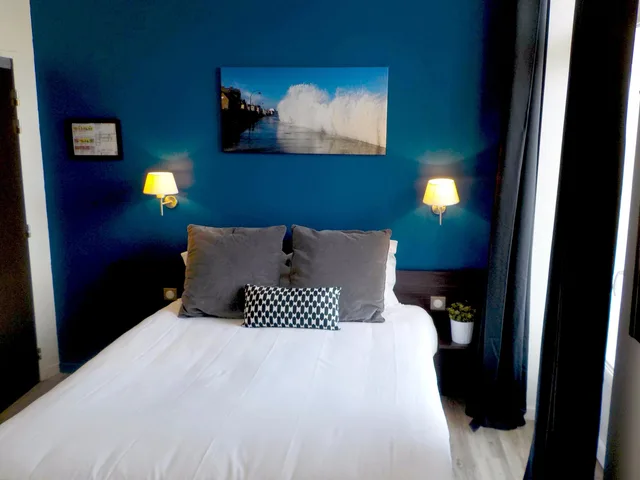 غرفة قياسية ثلاثية، LOGIS HÔTEL DE BRETAGNE 2/2