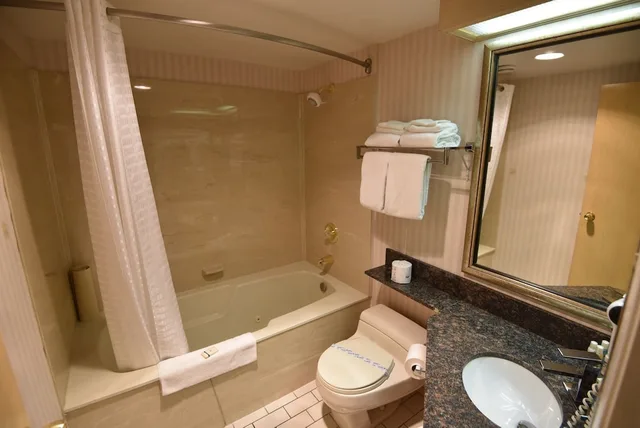 غرفة بسرير كينج، Travelodge By Wyndham Lloydminster 4/5