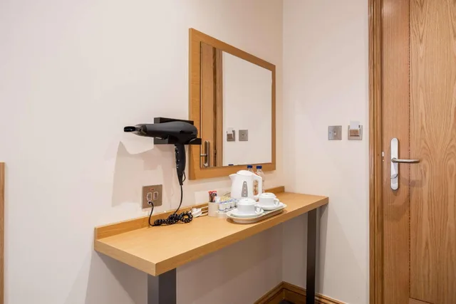 Superior, Double Bed, Comfort Inn Hyde Park 5/7