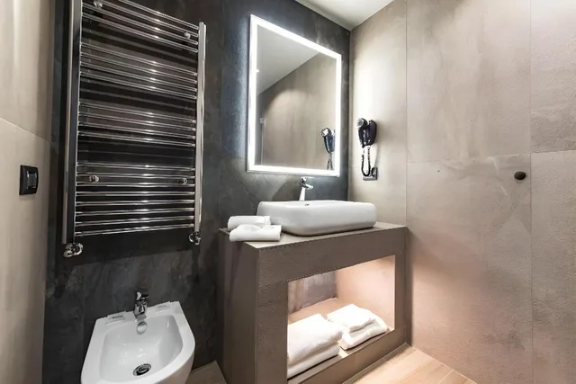 Junior Suite, Double Bed, Sofa, Just Hotel Milano 2/3
