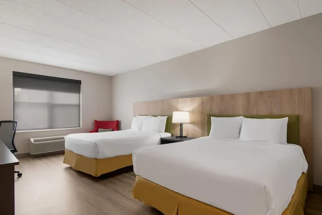 غرفة بسريرين كوين يُسمح فيها بالحيوانات الأليفة، Country Inn & Suites by Radisson, Harrisburg Northeast - Hershey 1/7