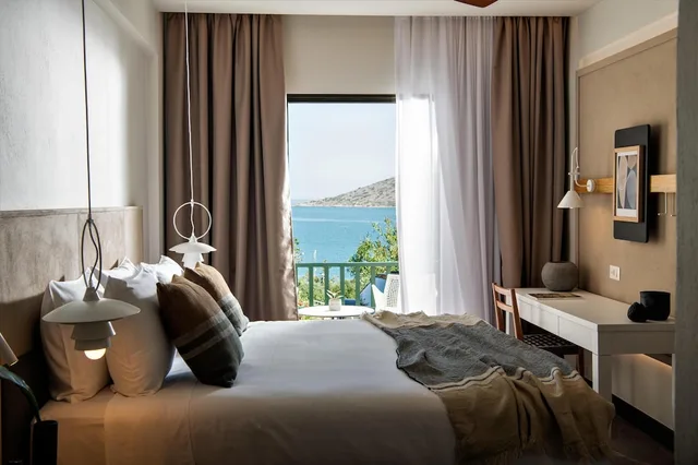Nest, Queen Bed, Sea View، Domes Aulus Elounda Resort, Curio Collection by Hilton 2/7