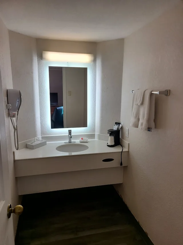 جناح ديلوكس بسرير كينج، La Quinta Inn Farmington 5/5