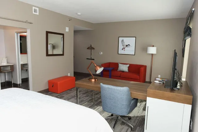 استوديو بسرير كينج مع أريكة لذوي الإعاقة، Hampton Inn and Suites Lafayette Medical Center CO 3/4