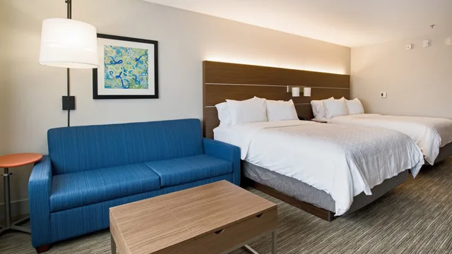 جناح بسرير كينج مع أريكة، Holiday Inn Express Suites Racine 6/10