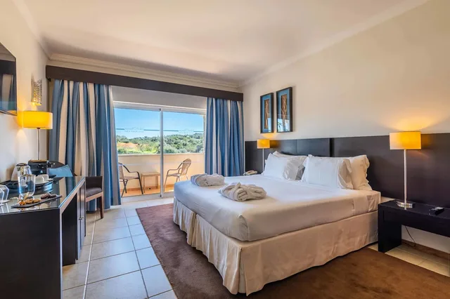 غرفة سوبيريور بسرير مزدوج أو سريرين منفصلين بشرفة، Vale D'oliveiras Quinta Resort And Spa 1/3