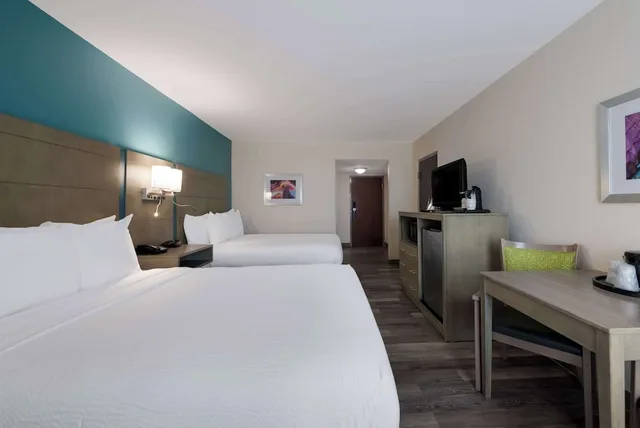 غرفة قياسية بسريرين كوين، Best Western Hampton Coliseum Inn 1/7