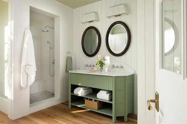 Room, King Bed, River Front, Accessible، The Dunlin, Auberge Collection 2/2
