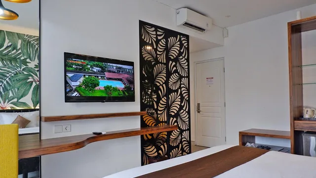 غرفة بسرير كوين بشرفة، Front One Resort Magelang 6/10