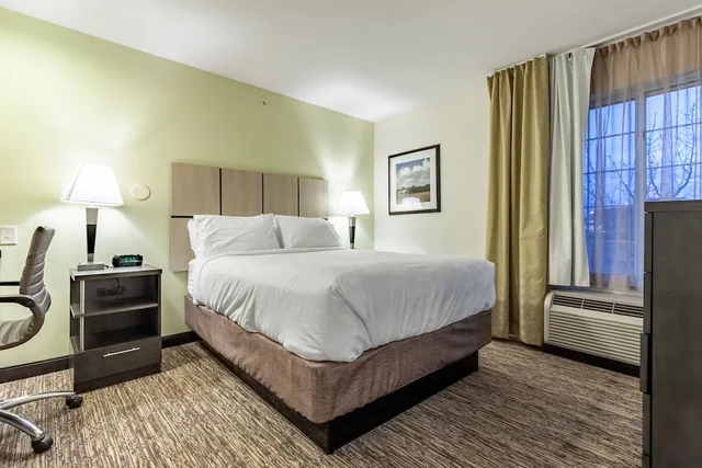 استوديو بسرير كوين، Candlewood Suites Lincoln 1/4