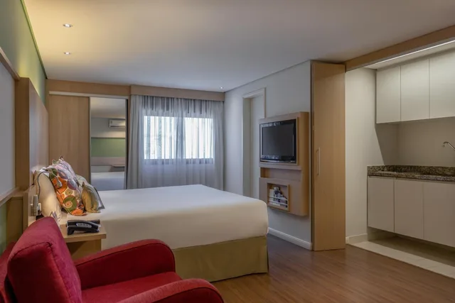 غرفة فاخرة بسرير كوين بمطبخ، Mercure Sao Paulo Nacoes Unidas 6/10