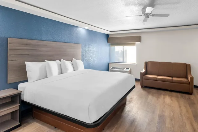 جناح بسرير كينج، Baymont By Wyndham Arlington At Six Flags Dr 3/7