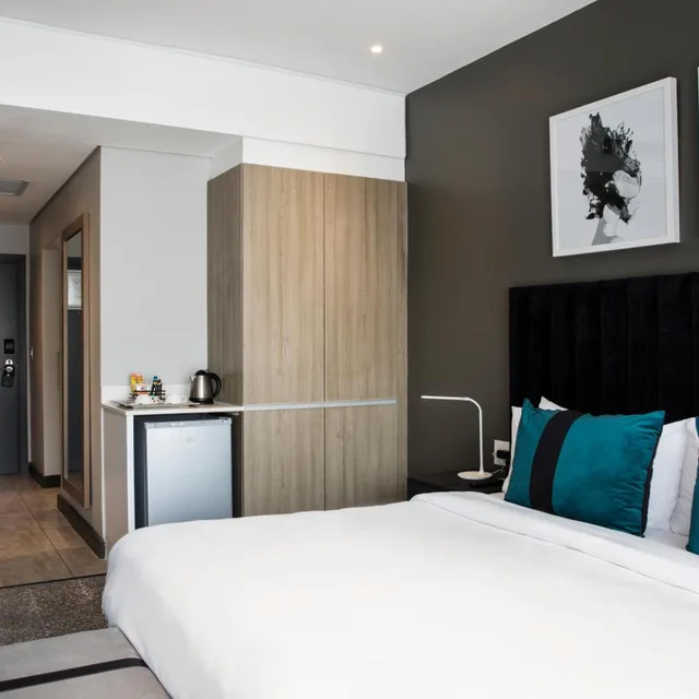 Standard, King Bed, The Capital Empire 10/10