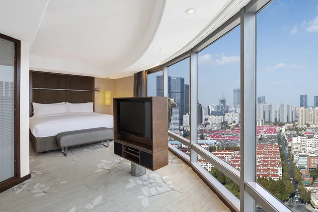 Diplomat, Suite, King Bed, City View, High Floor، Intercontinental Shanghai Pudong 2/4