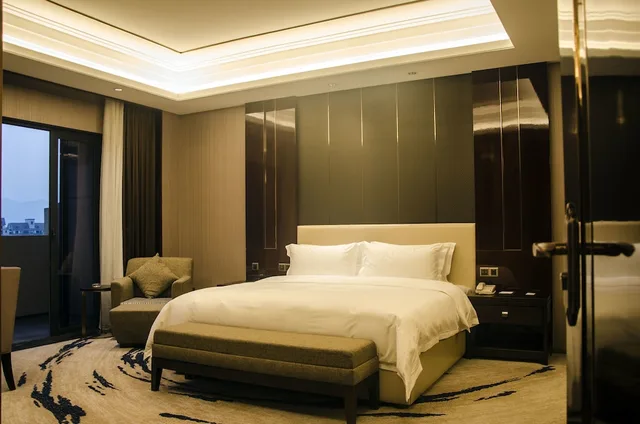 غرفة بسرير كينج، Ramada by Wyndham Huizhou South 2/10