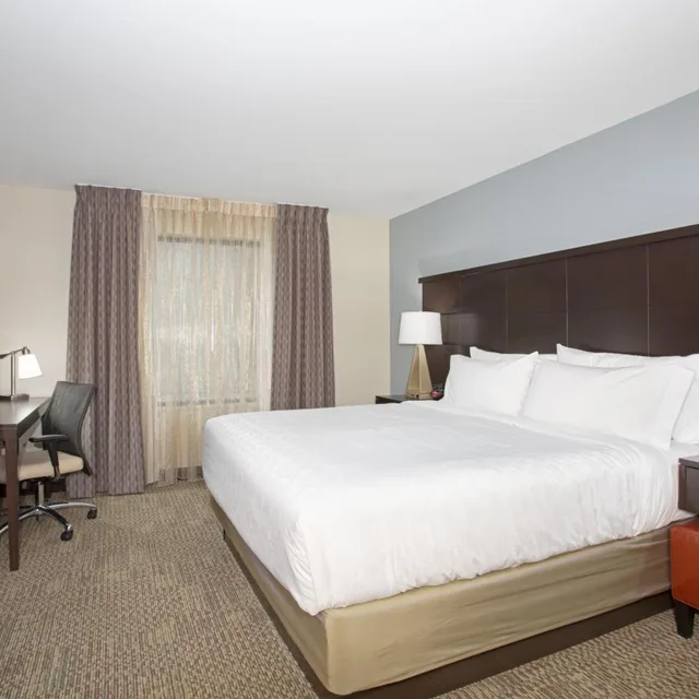 جناح بغرفتي نوم مع أريكة، STAYBRIDGE SUITES DENVER SOUTH - HIGHLANDS RANCH 1/3