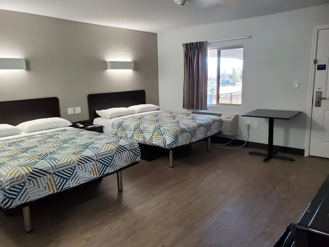 2 Queen Beds - Mobil Access Tub Nsmk Micfridg، Motel6 Show Low, AZ 7/10