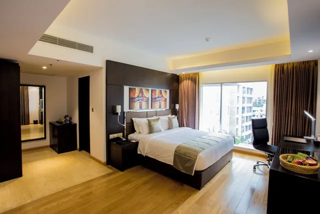 Superior King Double (One king bed for sharing two people)، Golden Tulip the Grandmark Dhaka 10/10