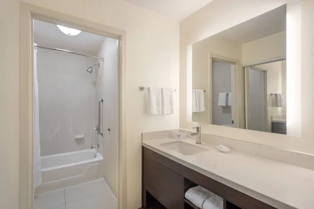 1 Bedroom, Suite, King Bed, Sofa, Accessible, Residence Inn by Marriott Indianapolis Airport 2/3